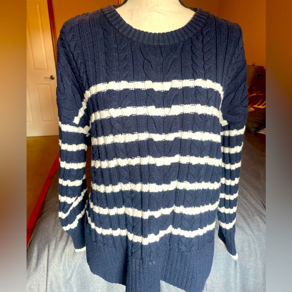 Philosophy cable knit crew neck cardigan sweater size medium